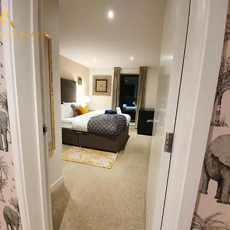 Fru Luxury Stays Serviced *simba* - 2 Bedroom Apartment, Sleeps 4. Gated Allocated Parking Apartmán *