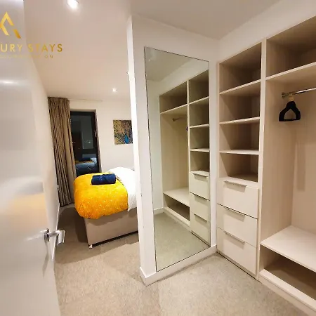 Apartmán Fru Luxury Stays Serviced *simba* - 2 Bedroom Apartment, Sleeps 4. Gated Allocated Parking Manchester