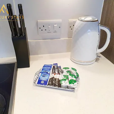 Fru Luxury Stays Serviced *world Explorer* - 2 Bedroom Apartment, Sleeps 4. Gated Allocated Parking * Manchester