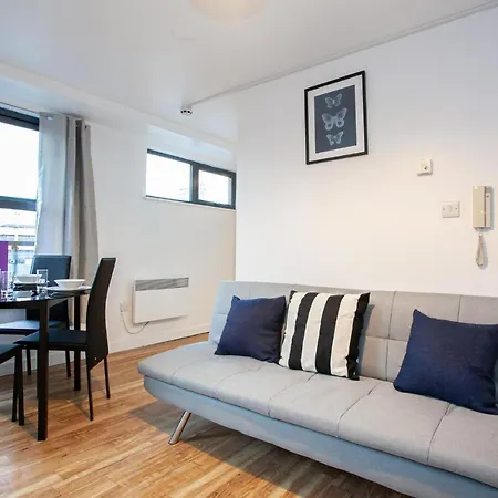Spacious In Northern Quarter With Private Balcony