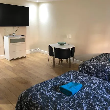 Big Rusholme With Tv And Private Bathroom-parking&wifi Alojamento de Acomodação e Pequeno-almoço *