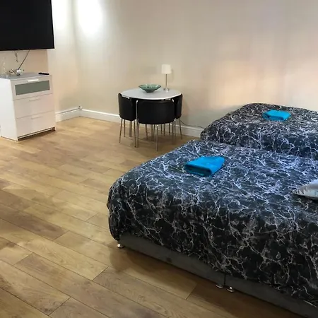 Big Rusholme With Tv And Private Bathroom-parking&wifi Манчестер