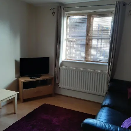 Cosy 2 Bed Near The City Centre