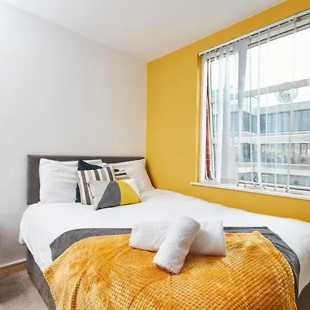 Apartment Stylish Gem - Sleeps 10! *
