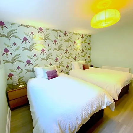 Διαμέρισμα The Garden Apartment, Near Airport & *