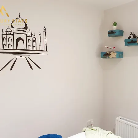 Apartment Fru Luxury Stays Serviced *world Explorer* - 2 Bedroom Apartment, Sleeps 4. Gated Allocated Parking Manchester