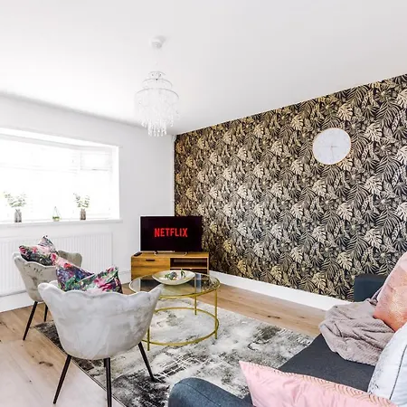 The Boutique Abode - Parking Apartment *