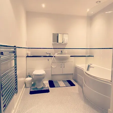 Immaculate 2-bed In *