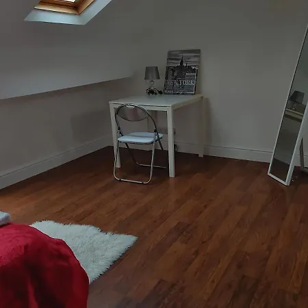 Red Ba Serviced - 6 Bed House Apartmán Manchester