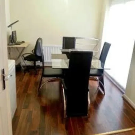 Lovely 3 Bed House Nr Etihad Stadium & Centre *