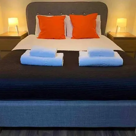 Apartment With Great Transport Links To Centre *