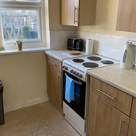 With Great Transport Links To Centre Apartment *