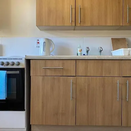 Apartment Conveniently Situated 1bed Apt In Stretford