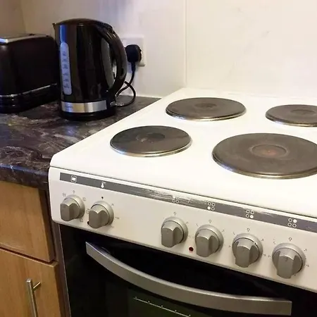 Apartment Conveniently Situated 1bed Apt In Stretford