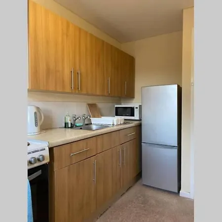 Conveniently Situated 1bed Apt In Stretford Apartment Manchester