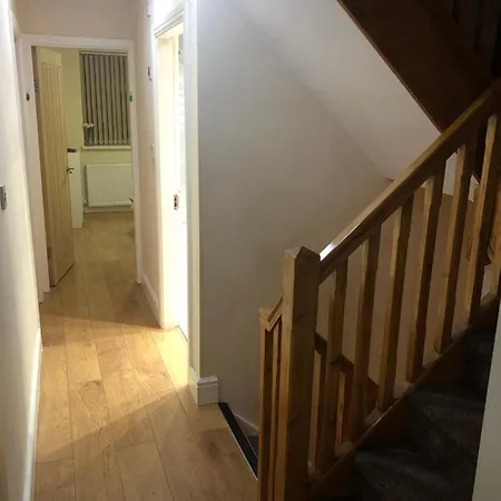 Luxury Room, Rusholme Free Parking And Wifi. Near Hospital And City Centre Guest house *