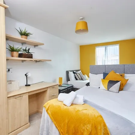 Stylish Gem - Sleeps 10! Апартаменты *