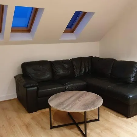 Spacious 3rd Floor With 50 Inch Tv