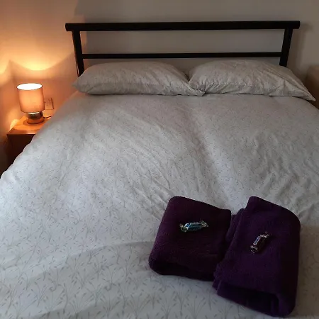 Modern Chorlton Home, Netflix Included!