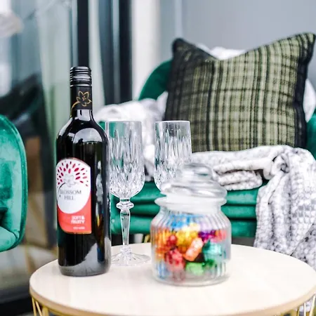 Holiday home Rest & Recharge At Ash House Near Mediacityuk Manchester