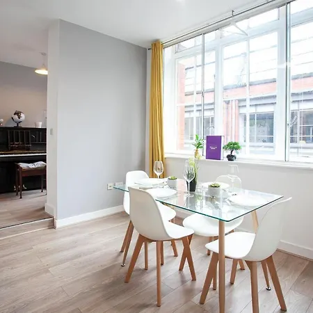 Large In The Heart Of Manchester's Northern Quarter דירה *
