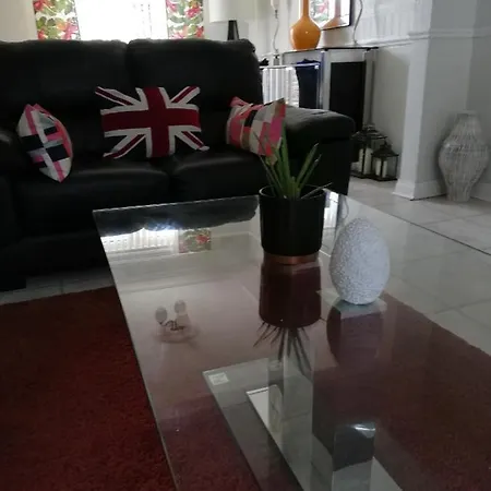 Homestay 8 Formby Road Salford Manchester
