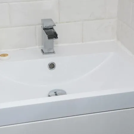 Sleek And Stylish 2bd W Officestudio Daire