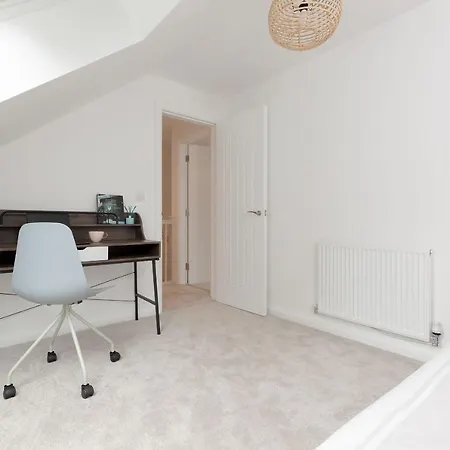 Moseley Gardens Fallowfield * مانشستر
