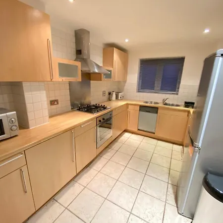 Large 5-bed Centre Townhouse With Secure Parking Holiday home