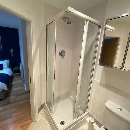 Holiday home Large 5-bed Centre Townhouse With Secure Parking