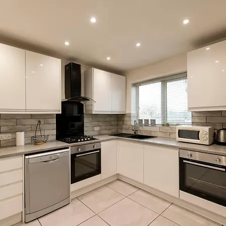 Guestready - Modern 2br In Salford Holiday home Manchester