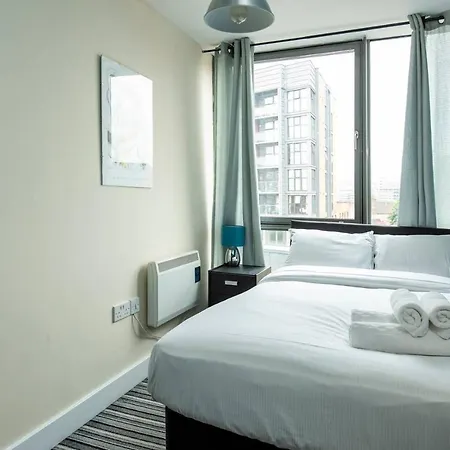 Apartment Trendy 2Br Close To Media City University Of Salford & City Center Manchester