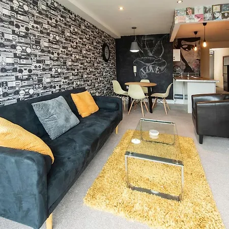 Trendy 2Br Close To Media City University Of Salford & City Center Apartment