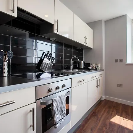 Apartment Rest & Recharge At The Heart Of Mediacityuk