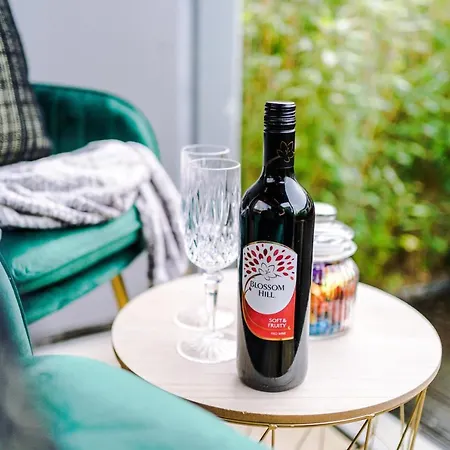 Rest & Recharge At Ash House Near Mediacityuk * Manchester