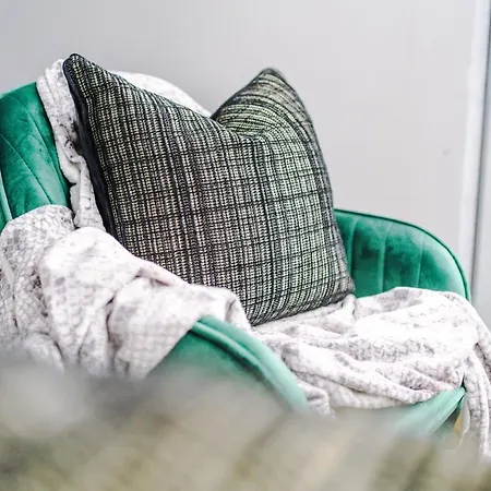 Rest & Recharge At Ash House Near Mediacityuk Holiday home *