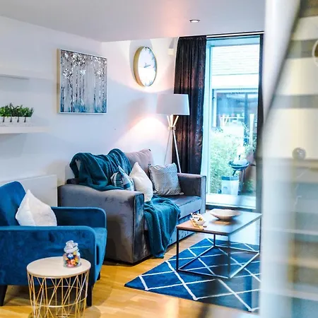 Rest & Recharge At Ash House Near Mediacityuk * Manchester