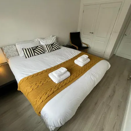 Guest house Large Spacious With Massive Bed And Free Wifi