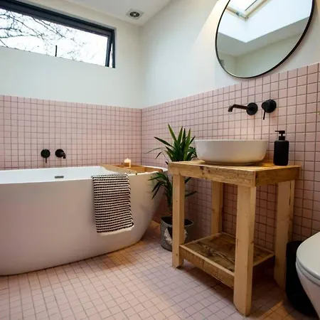 Semesterbostad Garden Haus Manchester