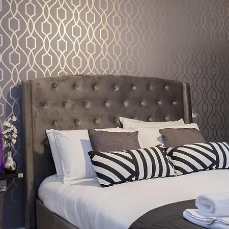 Spacious In Northern Quarter With Private Balcony