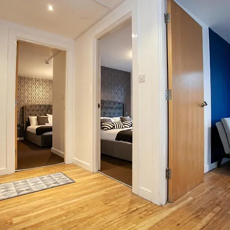 Spacious In Northern Quarter With Private Balcony * Манчестер