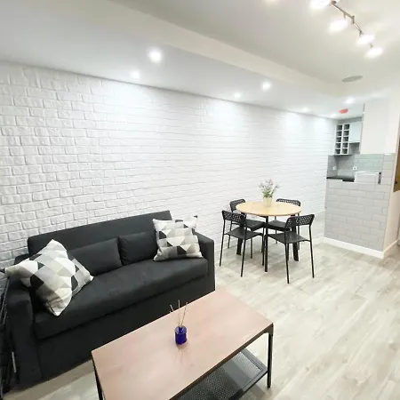 One Bed - Centre Apartment