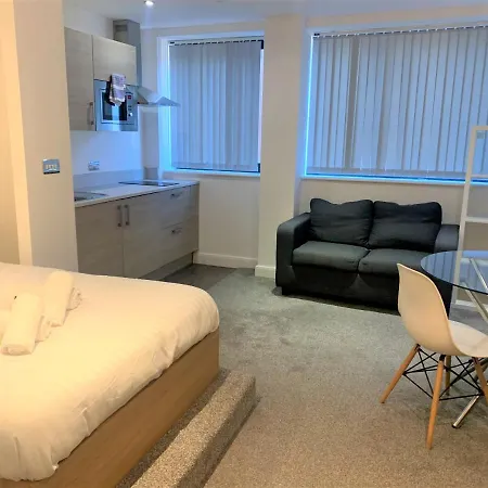 Luxury Central Sleeps 2