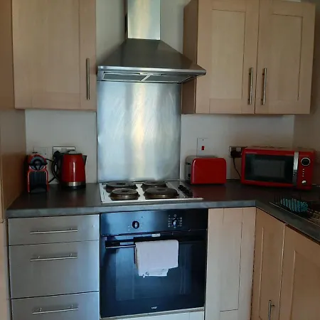 Modern Chorlton Home, Netflix Included! Manchester
