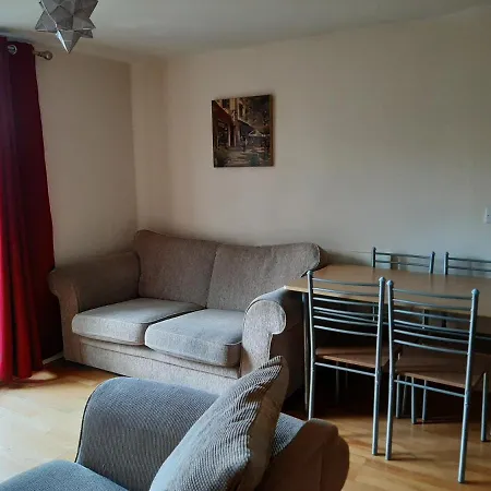 Modern Chorlton Home, Netflix Included! *