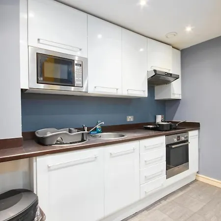 Apartment Stylish Gem - Sleeps 10! Manchester