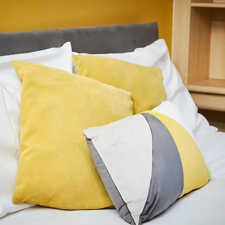 Stylish Gem - Sleeps 10!