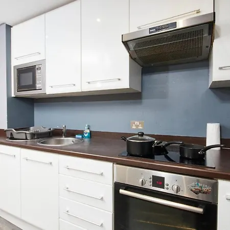 Stylish Gem - Sleeps 10! Apartment Manchester