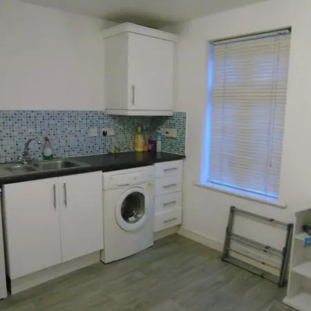 Swinton 3 Bedroom House Apartment