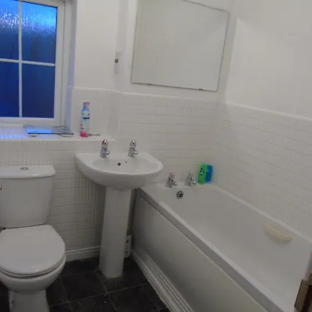 Swinton 3 Bedroom House * Manchester